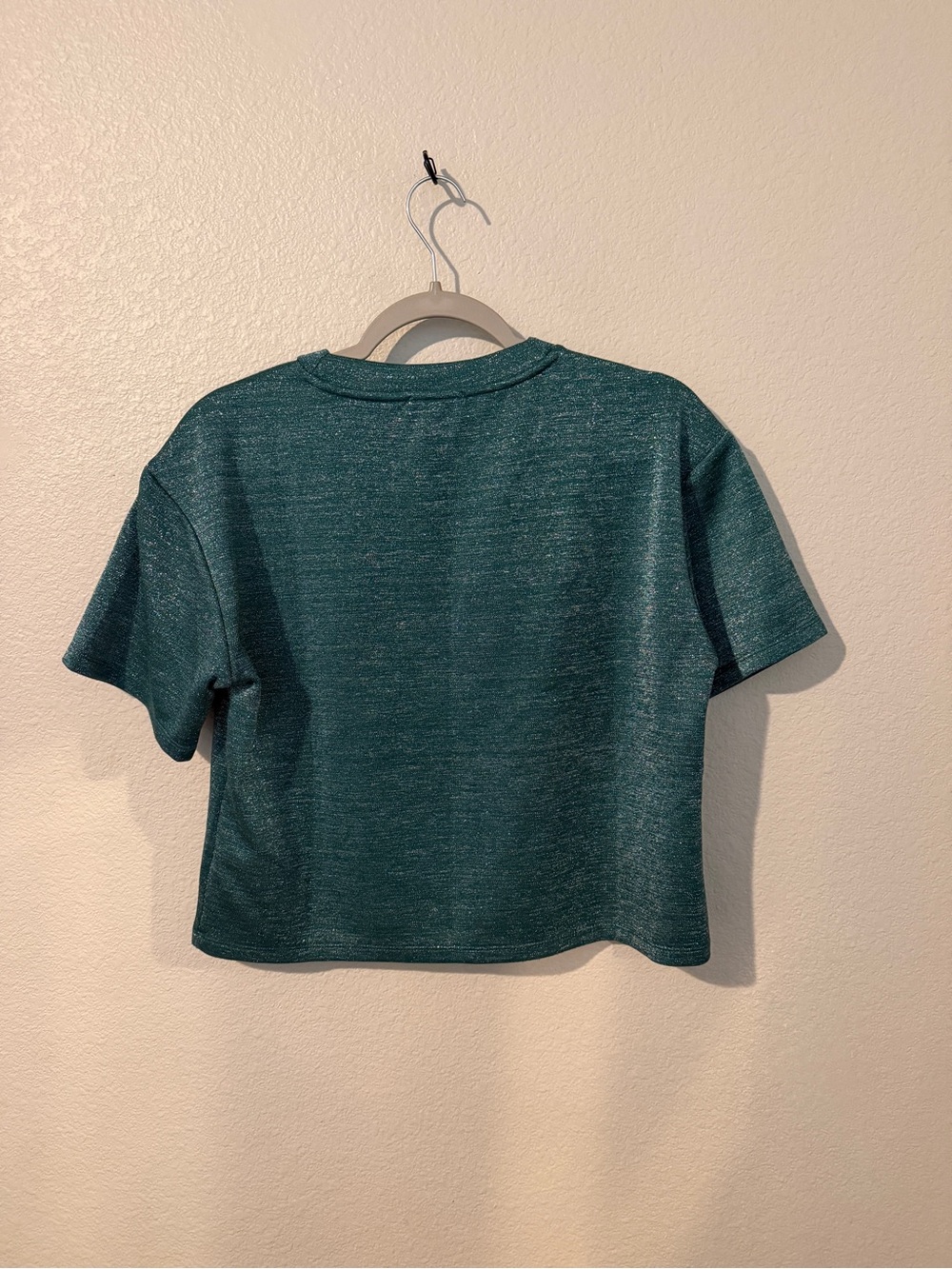 Evereve Teal Shimmer Boxy Cropped Crew Tee - Picture 5 of 8